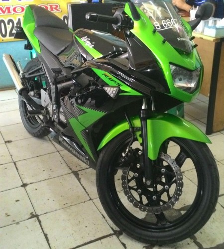 Ninja 150rr'14 B6667CXW a