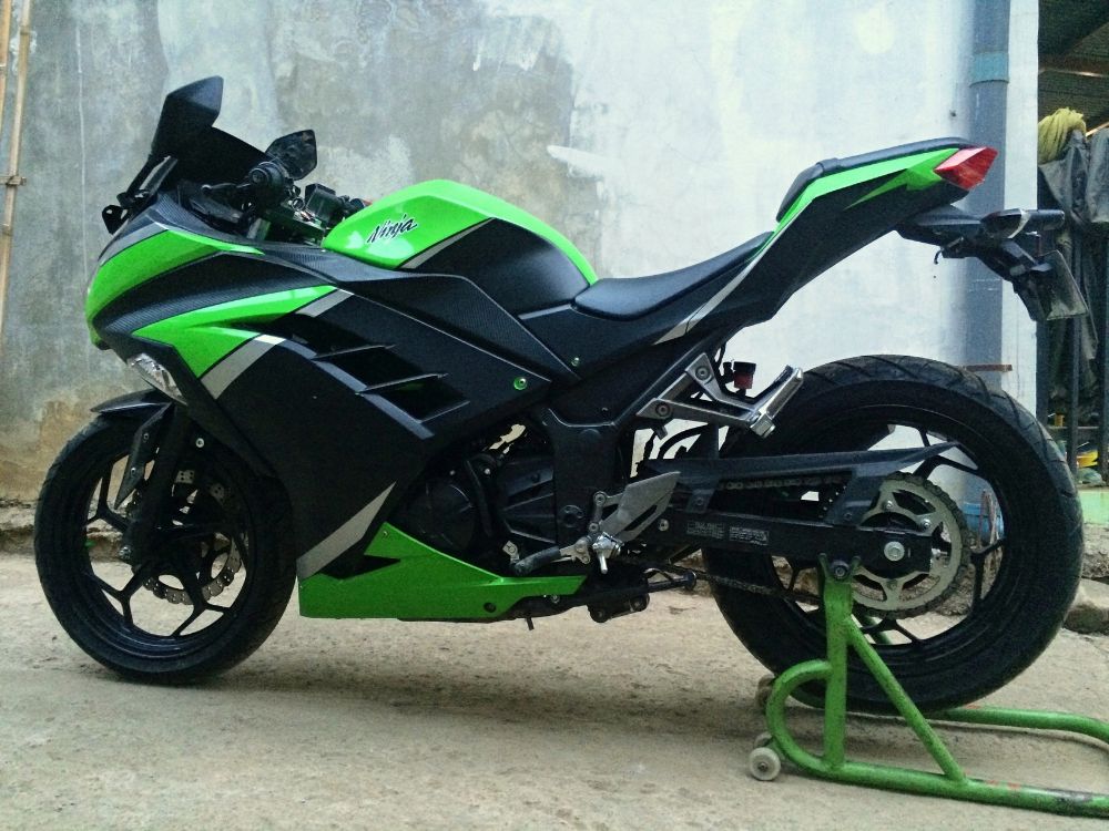 Kawasaki Ninja 250 серебристый