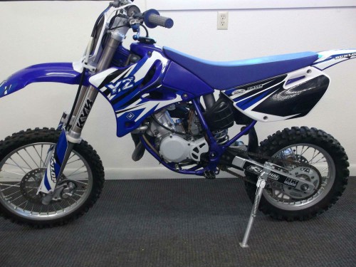 2006-YZ85-side