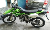 klx 250 tampak kiri