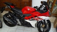 di jual motor yamaha R15 warna merah mulus