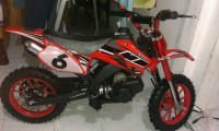 Motor mini trail 50 cc .