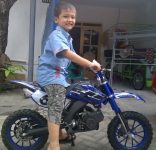 motor trail mini KXD 50cc  1. mesin 2tak 2. bensin campur, 3. stater tarik