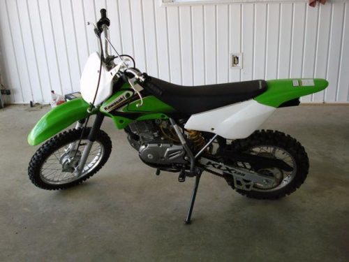 kawasaki-klx-125-05