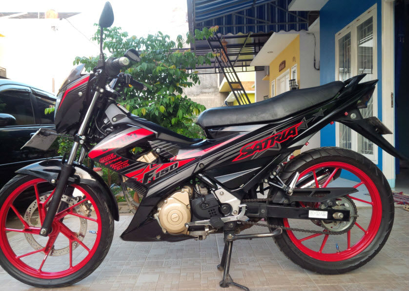 satria depan