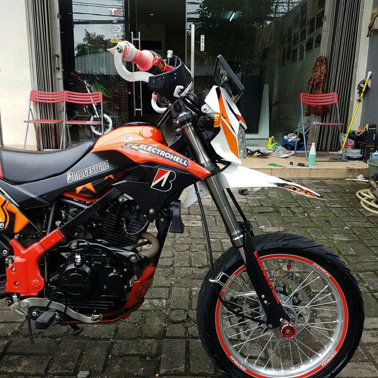 kawasaki_klx_150_orange_tahun_2016_istimewa_9161553_1476432412