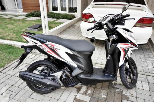 bandung__honda_vario_f1_putih_125cc_2014_mulus_sekali_392973_1469796878