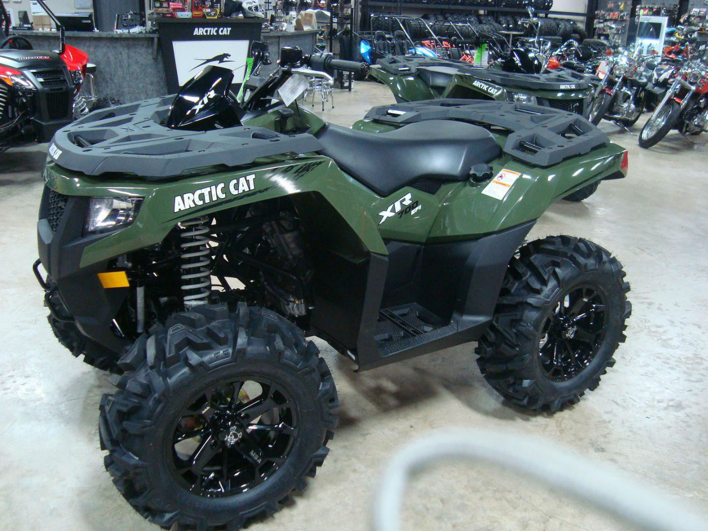 5985_4_2015_Arctic_Cat_XR_700_EFI_ATV