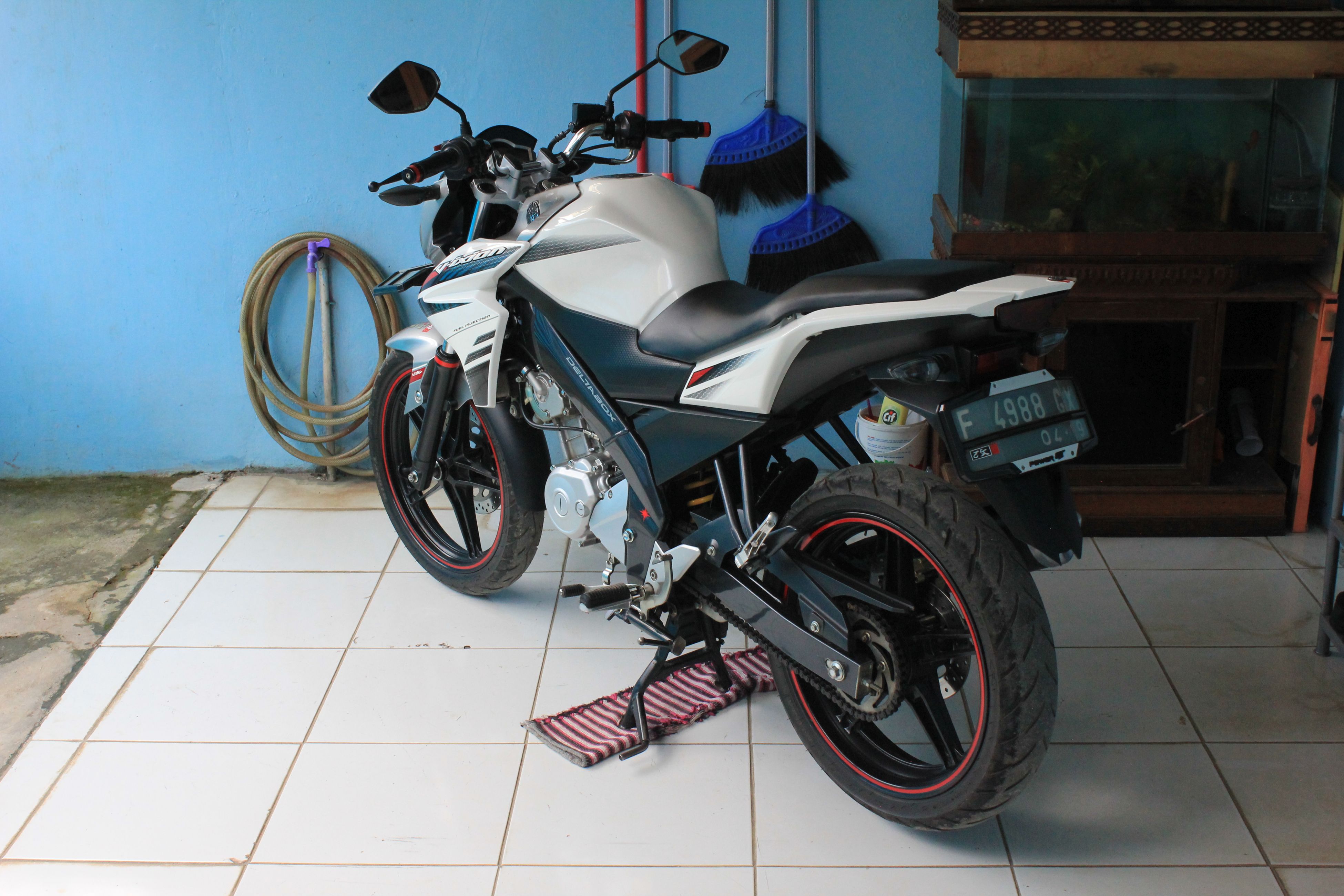 Vixion Lightning 2014