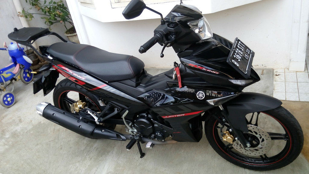 yamaha_jupiter_mx_king_150_hitam_2015_istimewa_4397080_1475464576