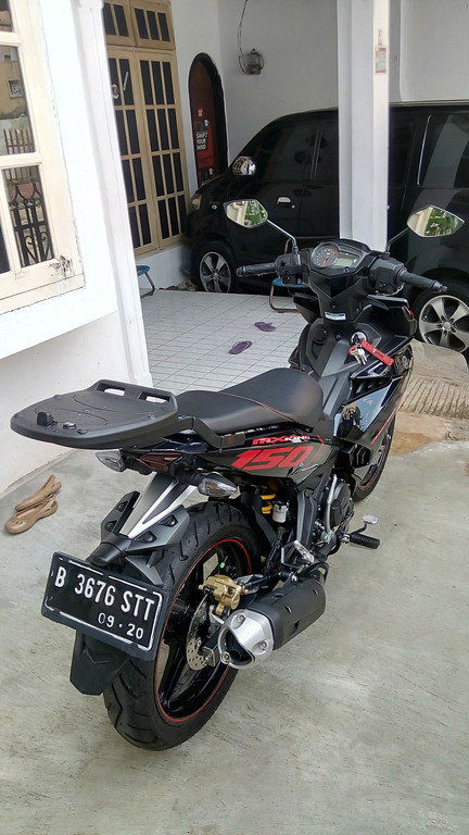 yamaha_jupiter_mx_king_150_hitam_2015_istimewa_4397080_1475464676