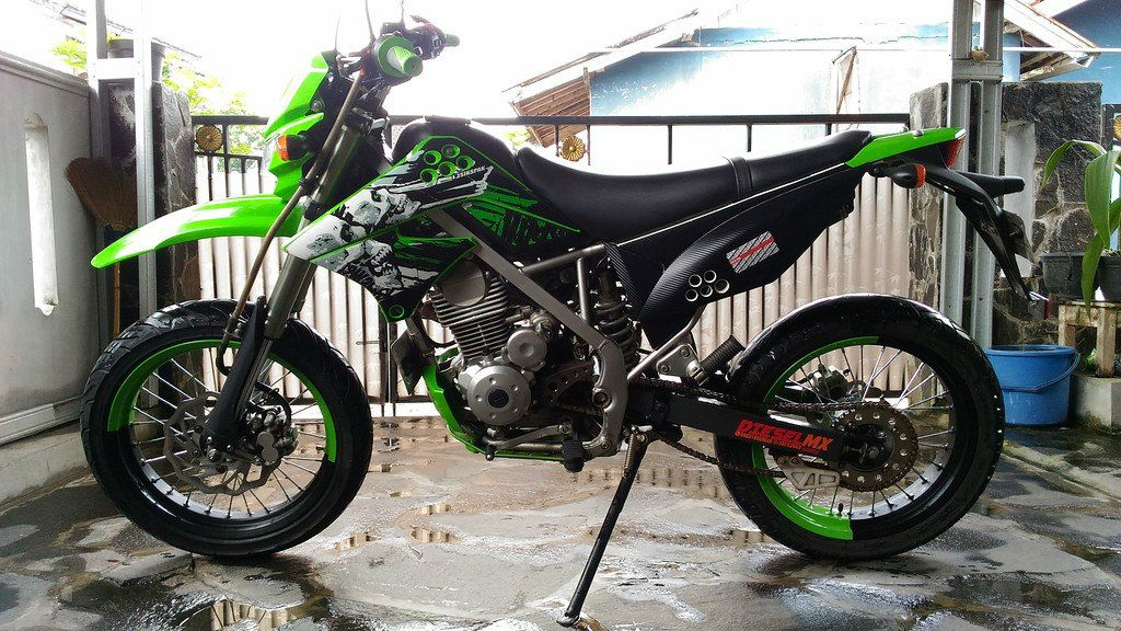 kawasaki_klx___dtracker_2012_super_moto_full_modif_bandung_2729367_1464938406