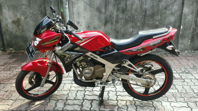 293770956_1_644x461_kawasaki-ninja-r-2010-tgn-1-an-dealer-kawasaki-surabaya-kota