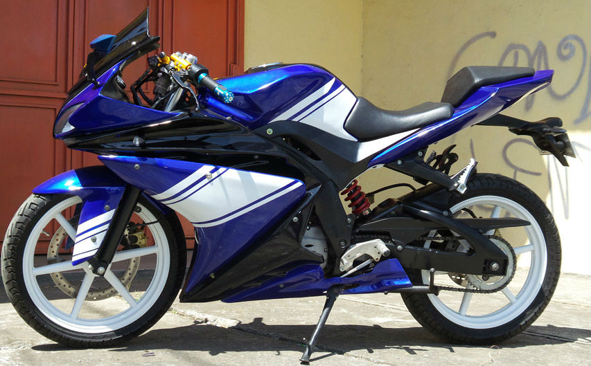 Suzuki-Thunder-YZF--1