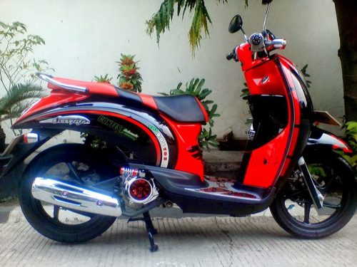 modifikasi motor honda scoopy warna merah hitam