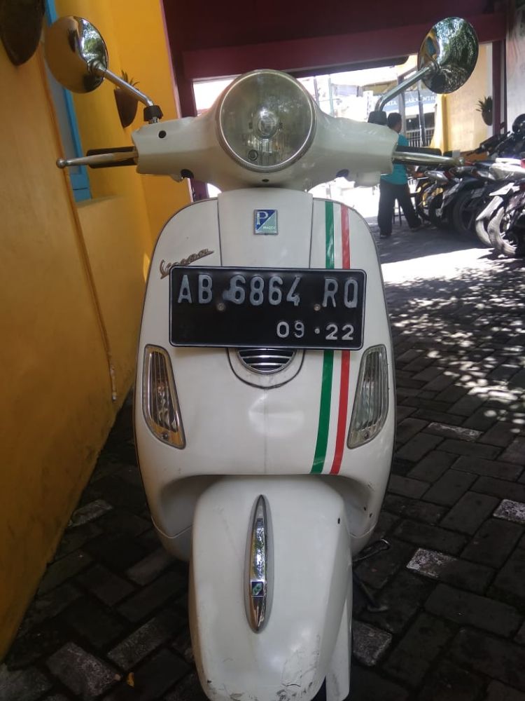 vespa putih 4