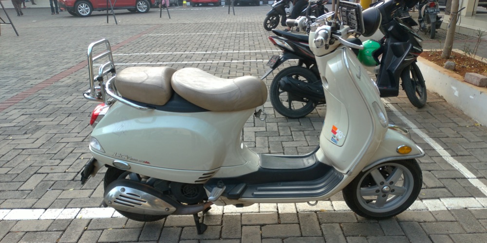 VESPA LXV Right Side