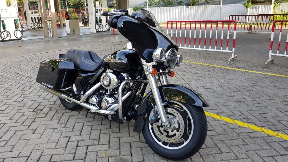 Harley Davidson Street Glide-01