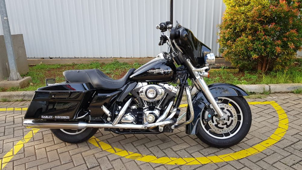 Harley Davidson Street Glide-04