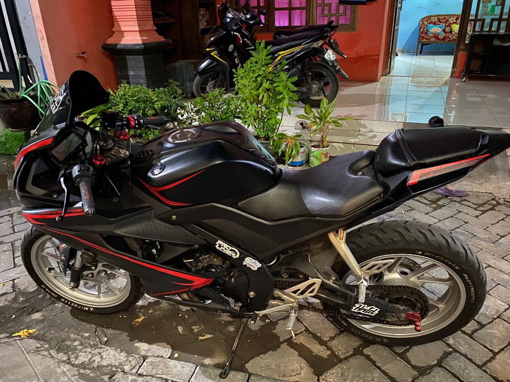 yamaha r15 v2 self motor price