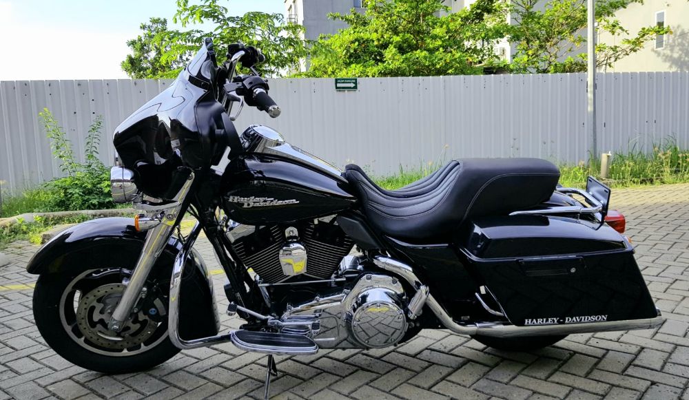 Harley Davidson Street Glide-02